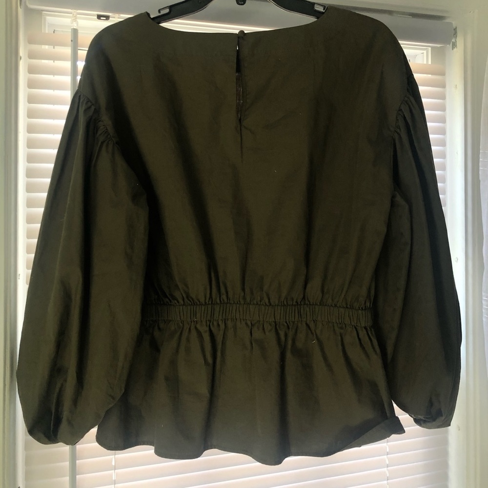 Olive green puffed sleeve top - Picture 2 of 2